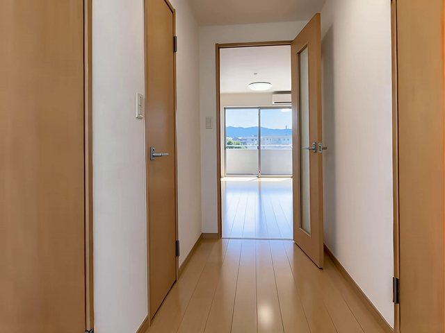 動画の2秒目のコマ(廊下)